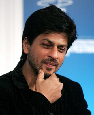 Shah Rukh Khan hurts ribs during soccer